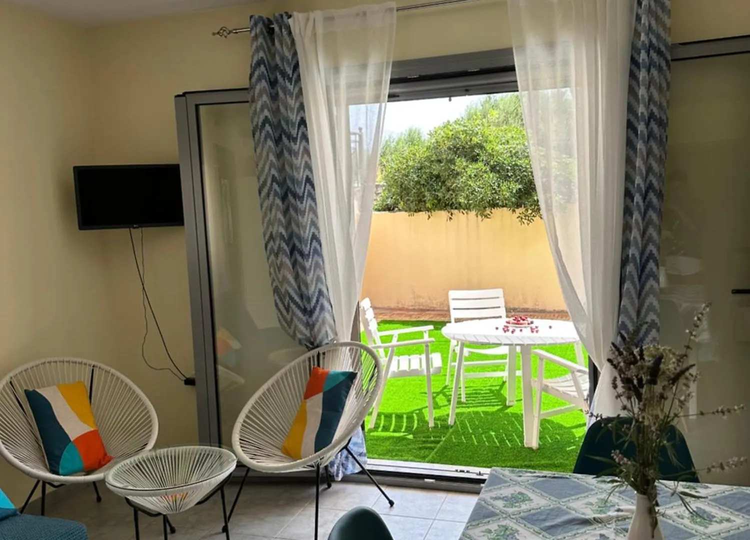Lotus Studio Apartment North ليكسوري