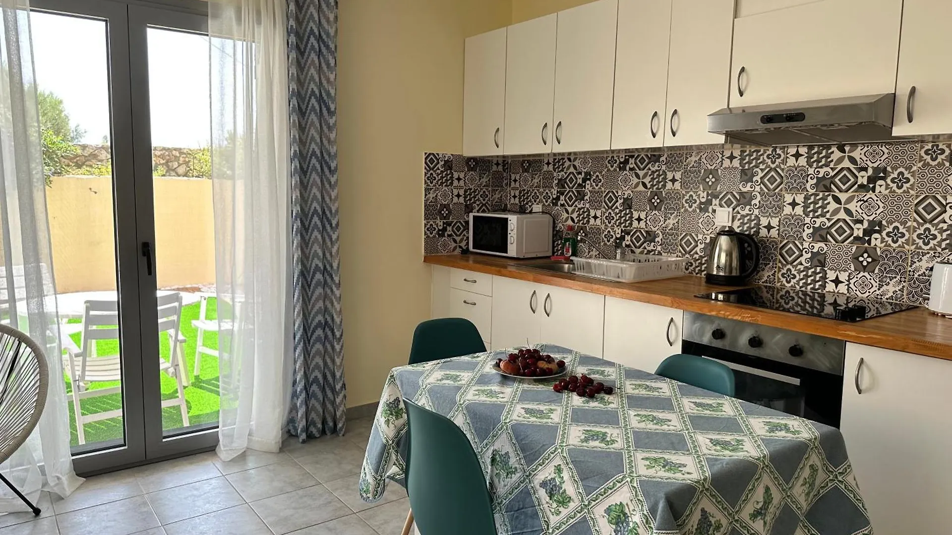 Lotus Studio Apartment North Lixouri